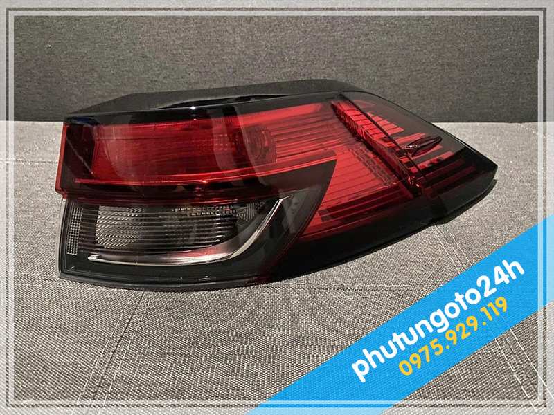 Mẫu đèn hậu bên phụ (phải) Corolla Cross 1.8 form mới 2024, 2025, 2026, 2027