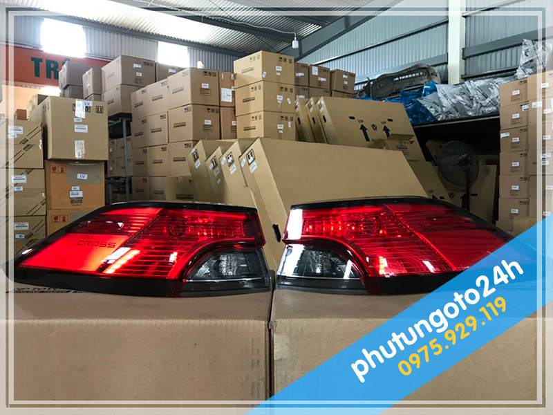 Mẫu đèn hậu bên tài, bên phụ Toyota Corolla Cross 1.8 đời 2020, 2021, 2022, 2023