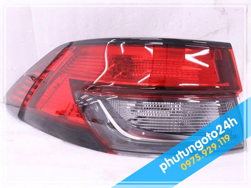 Mẫu đèn hậu bên tài Toyota Cross 1.8 đời 2024, 2025, 2026, 2027