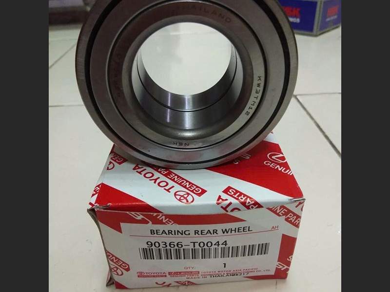 Mẫu bạc đạn láp sau Fortuner hàng giả mạo