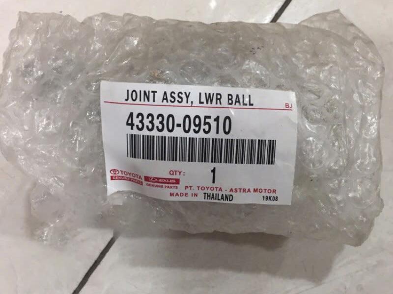 Mẫu rotuyn trụ dưới Fortuner hàng Fake