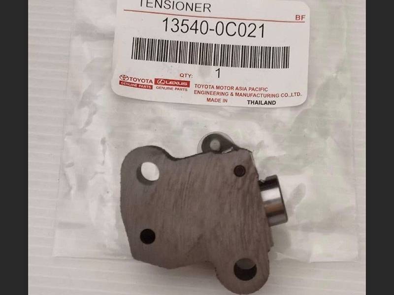 Mẫu tăng cam Fortuner hàng fake